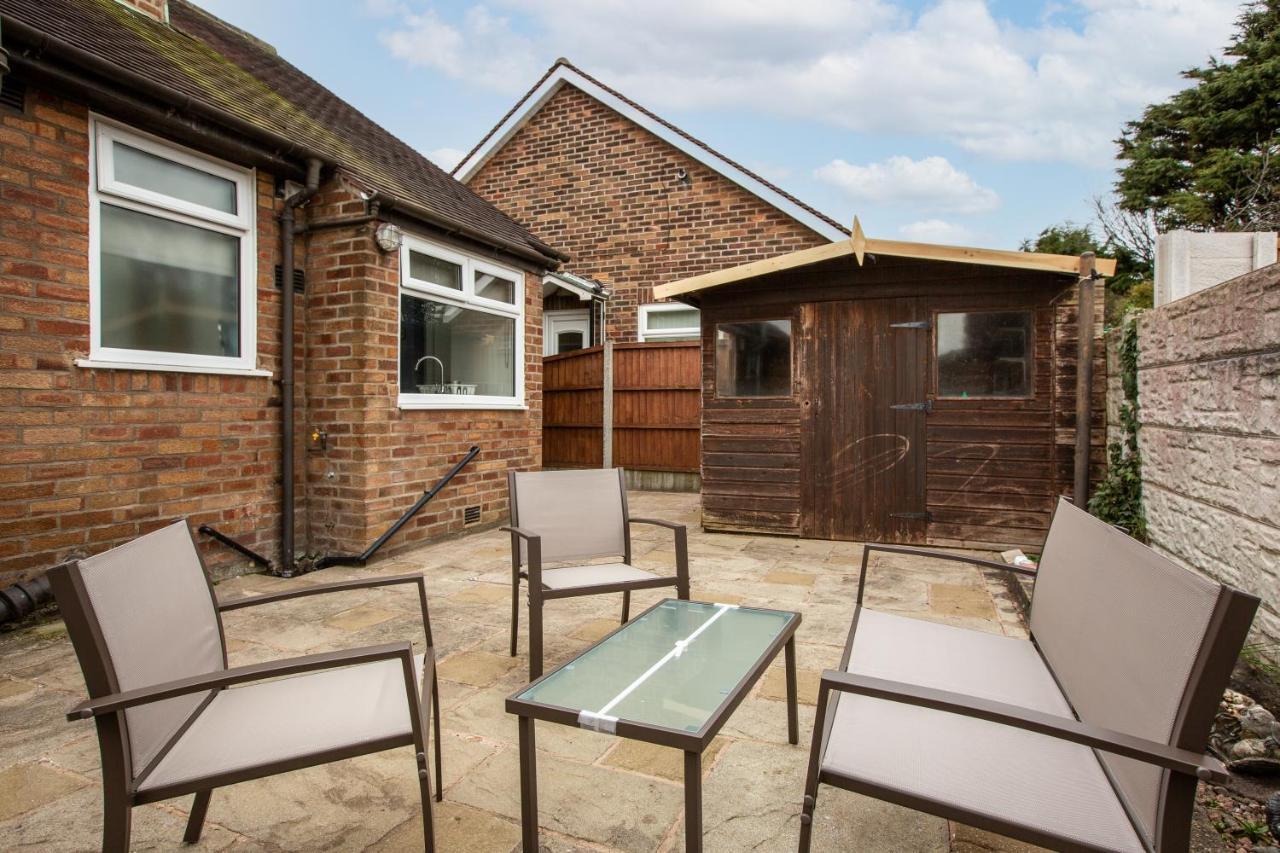 Hillside House - 2 Bedrooms Parking Wi-Fi Hospital 블랙풀 외부 사진